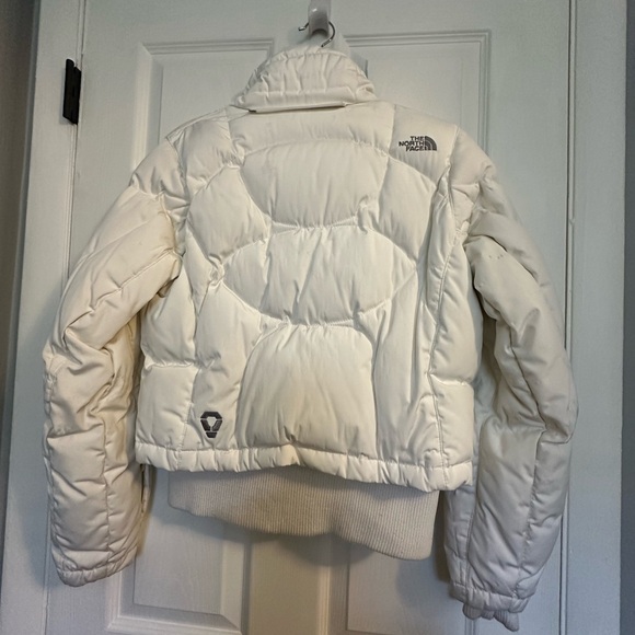 The North Face White Cropped Puffer Jacket - Picture 5 of 5